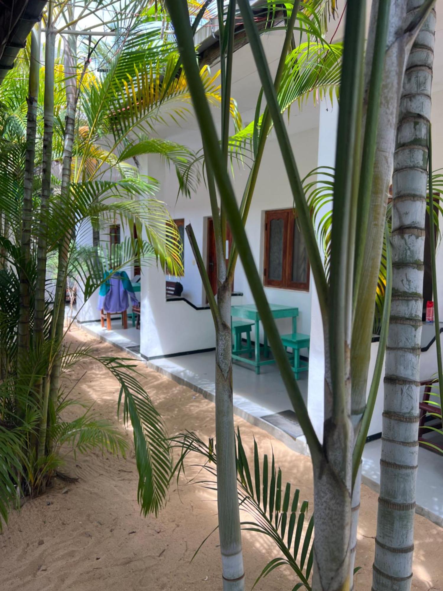 Отель Moxy Bay Arugambay Аругам Экстерьер фото